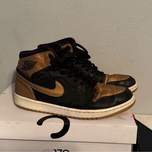 Air Jordan 1  Melo / Black & Gold